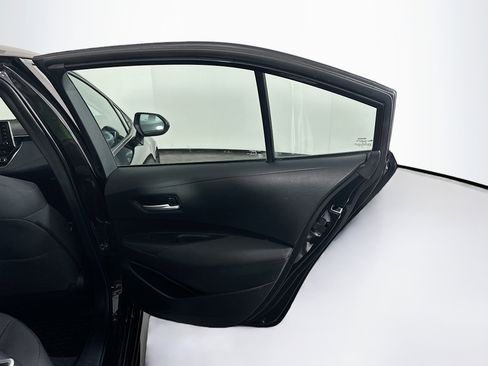 Used 2020 Toyota Corolla LE image 28