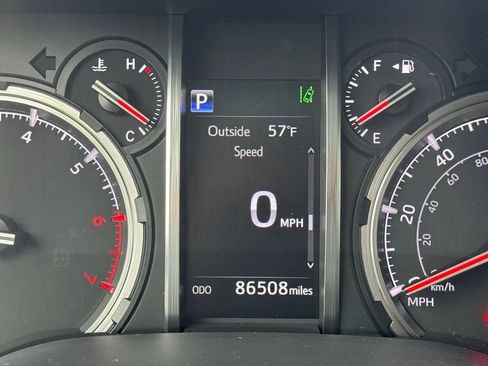 Used 2020 Toyota 4Runner TRD Off-Road Premium w/ Moonroof Package AWD/4WD image 31