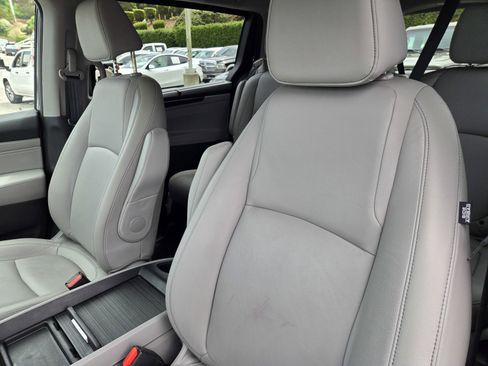Used 2023 Honda Odyssey Touring image 17