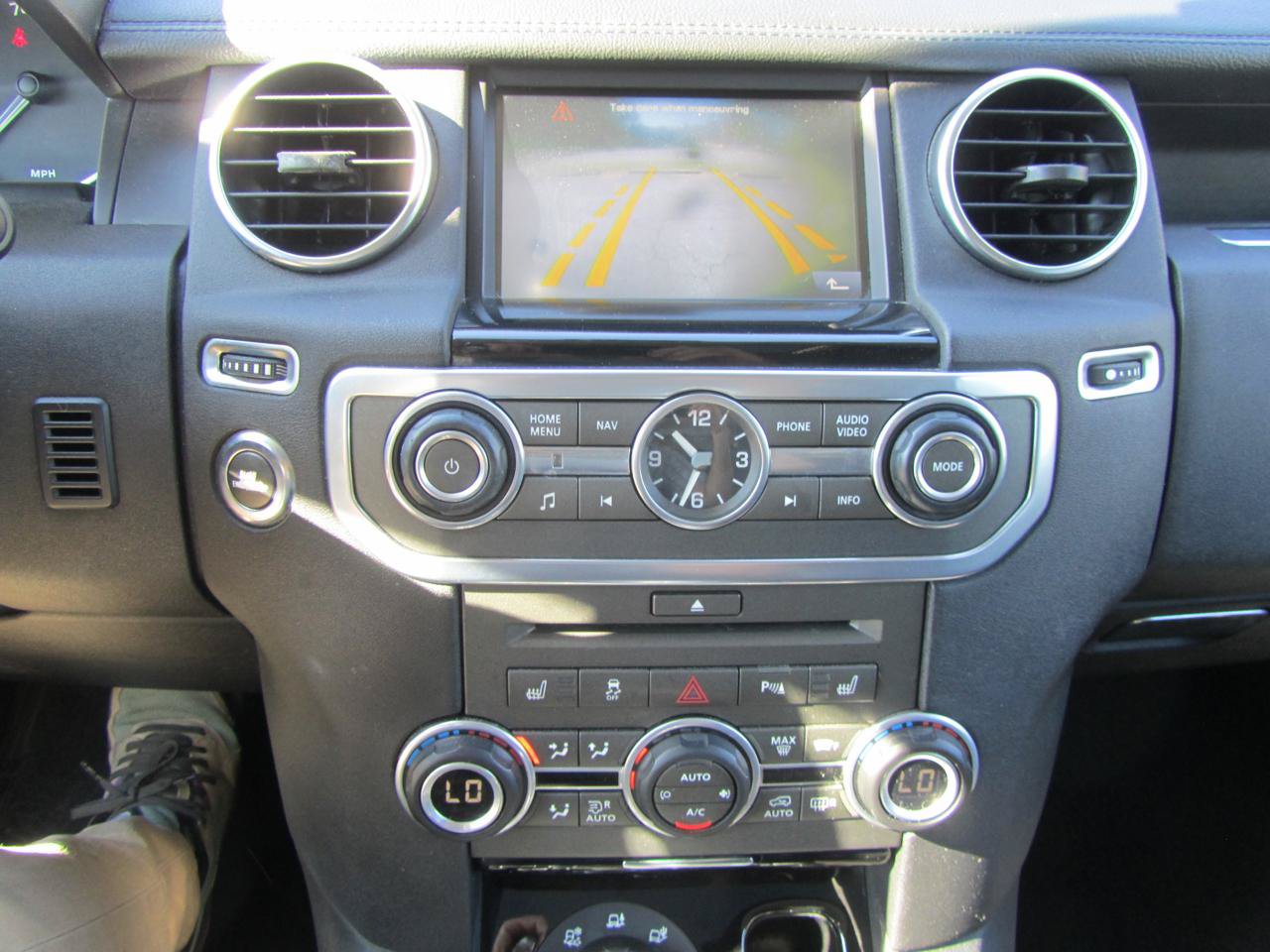 Used 2011 Land Rover LR4 HSE LUX AWD/4WD image 16