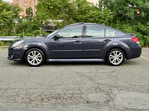 Used 2013 Subaru Legacy 2.5i Limited AWD/4WD image 2
