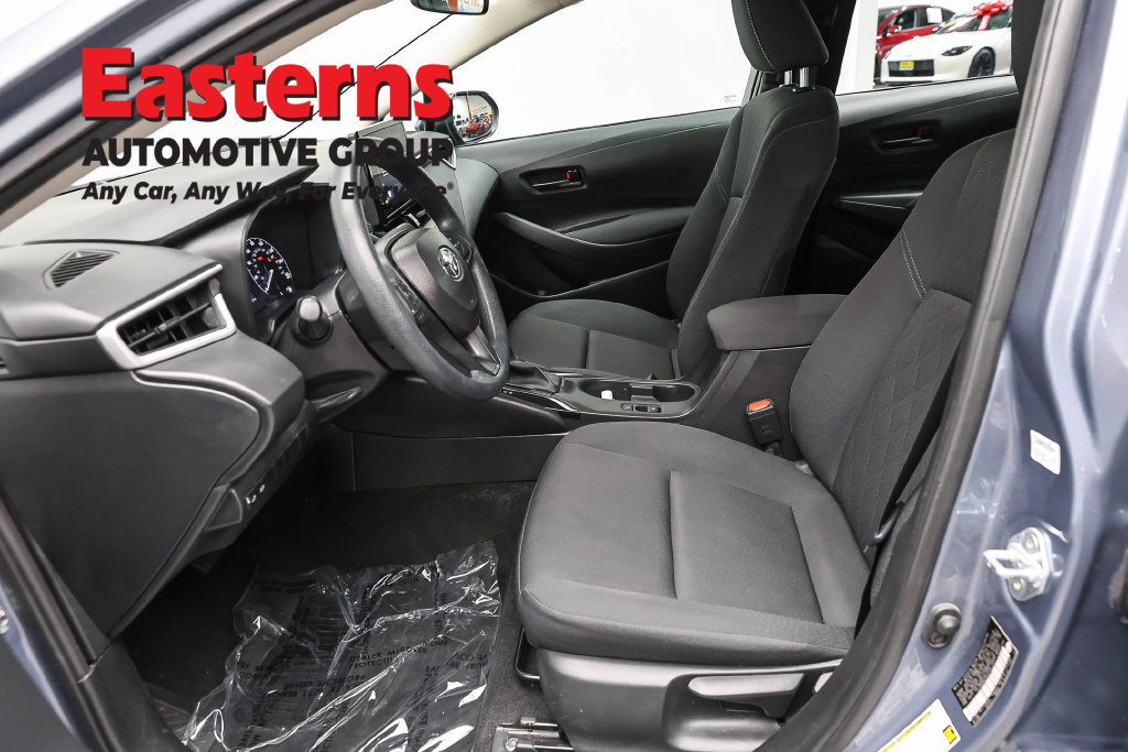 Used 2025 Toyota Corolla LE FWD image 14