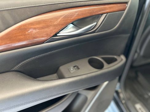 Used 2017 Cadillac Escalade Luxury AWD/4WD image 44