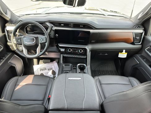 New 2025 GMC Sierra 2500 Denali w/ Denali Reserve Package image 29