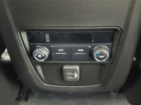 Used 2022 Buick Enclave Essence w/ Experience Buick Package image 32