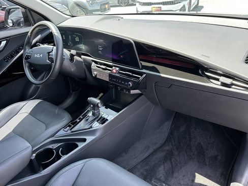 Certified 2023 Kia Niro EX FWD image 15