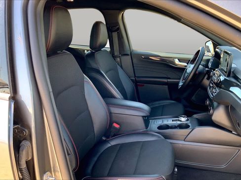 Used 2025 Ford Escape ST-Line AWD/4WD image 9