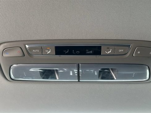 Used 2025 Kia Telluride S FWD image 32