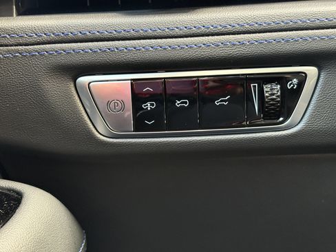 New 2026 Cadillac Escalade IQL Luxury image 34