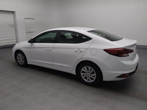 Used 2019 Hyundai Elantra SE FWD image 3