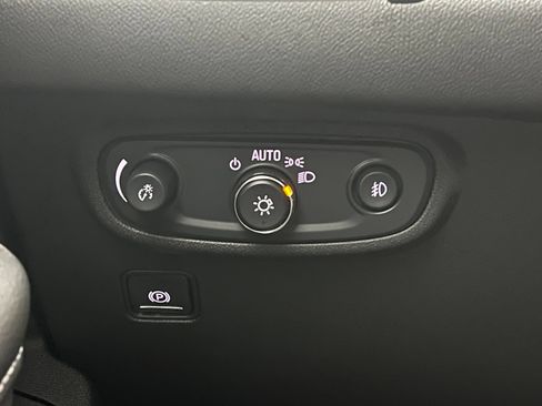 Used 2024 GMC Terrain SLT w/ Infotainment Package II AWD/4WD image 23