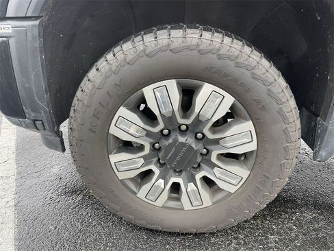 Used 2024 GMC Sierra 3500 Denali w/ Denali Reserve Package image 10