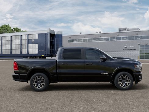 New 2027 RAM 1500 Laramie AWD/4WD image 12