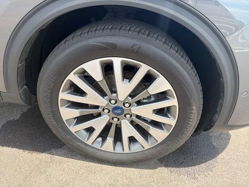 Used 2021 Ford Escape Titanium AWD/4WD image 4