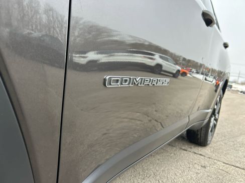Used 2024 Jeep Compass Limited w/ Sun and Sound Group image 18