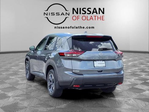 Used 2026 Nissan Rogue SV w/ SV Premium Package FWD image 3