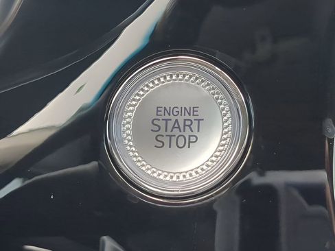 Used 2026 Genesis G70 2.5T image 29