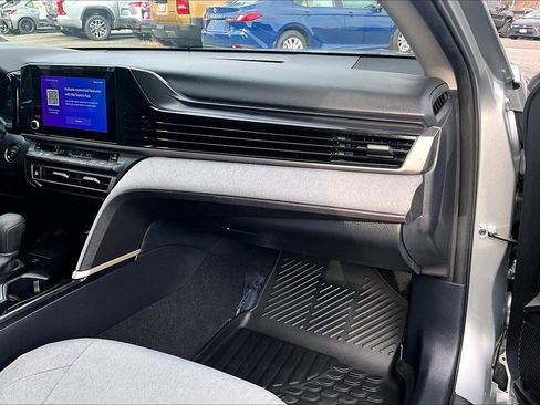 Used 2025 Toyota Camry LE w/ Convenience Package image 15