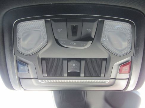 Used 2025 RAM 1500 Big Horn AWD/4WD image 37