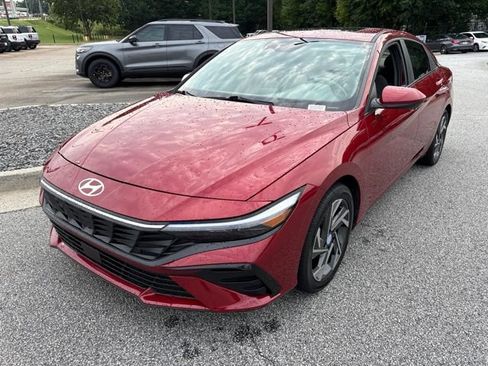 Used 2024 Hyundai Elantra SEL w/ Convenience Package FWD image 4