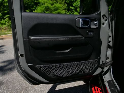 Used 2020 Jeep Wrangler Unlimited Rubicon AWD/4WD image 27
