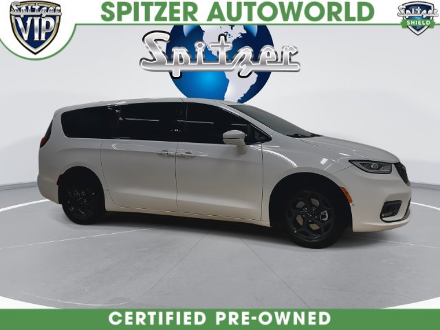 Used 2022 Chrysler Pacifica Touring-L w/ Uconnect Theater Family Group FWD image 3