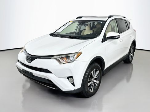 Used 2018 Toyota RAV4 XLE FWD image 3