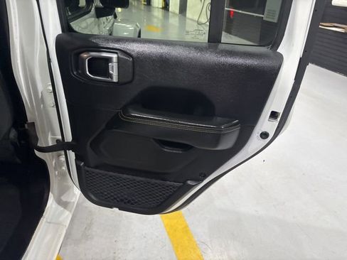 Used 2024 Jeep Wrangler Unlimited Sahara AWD/4WD image 32