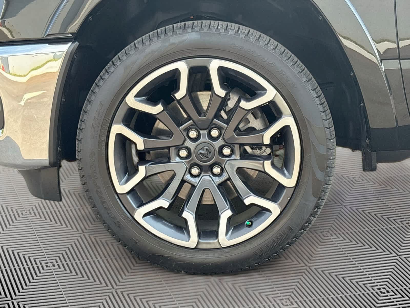 Used 2025 RAM 1500 Limited AWD/4WD image 33