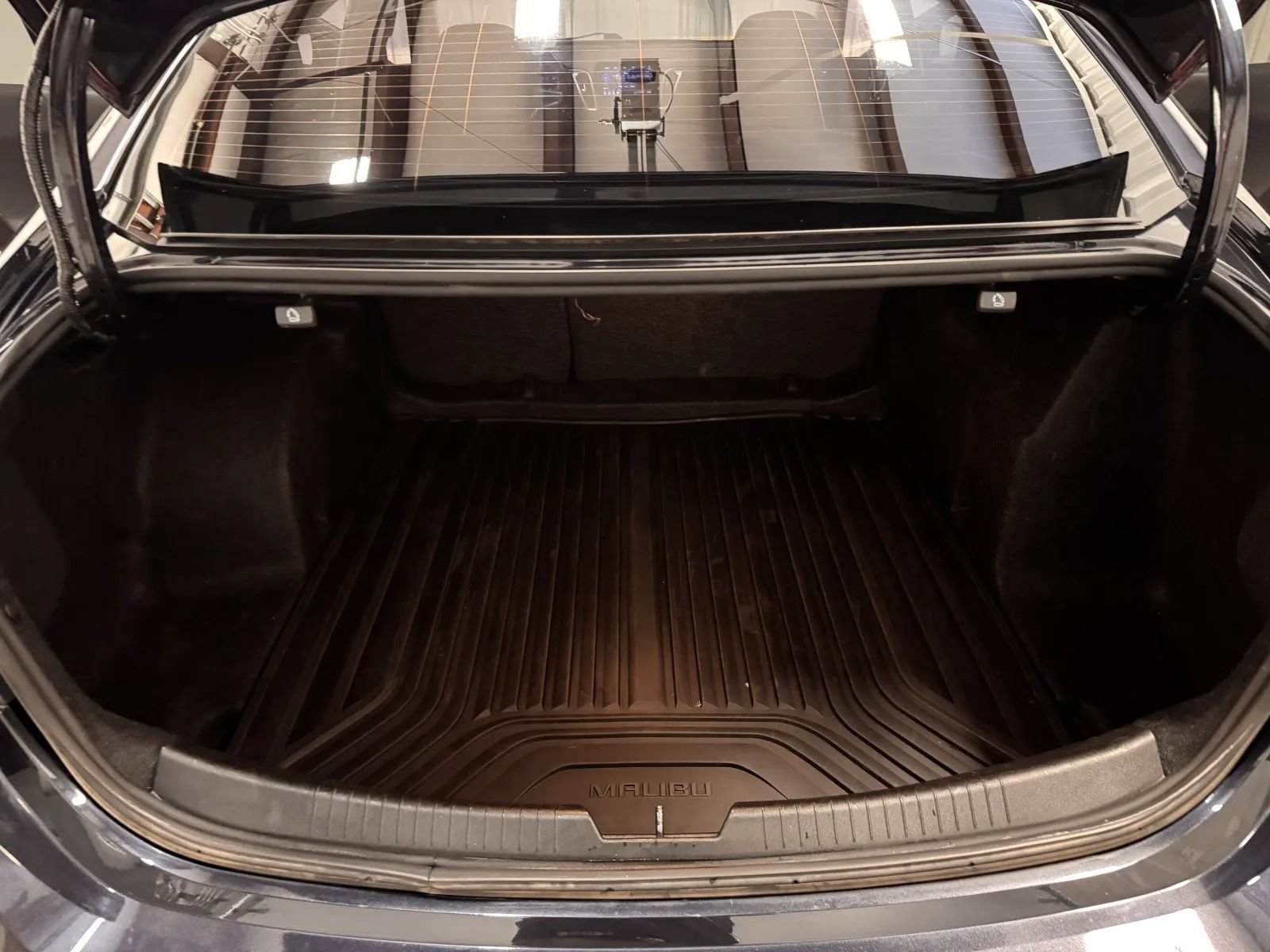 Used 2022 Chevrolet Malibu RS w/ LPO, Floor Liner Package FWD image 39