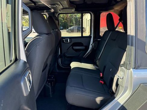 Used 2018 Jeep Wrangler Unlimited Sport S image 5