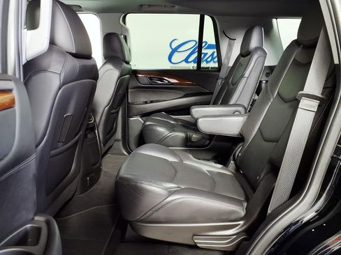 Used 2020 Cadillac Escalade Premium Luxury RWD image 8