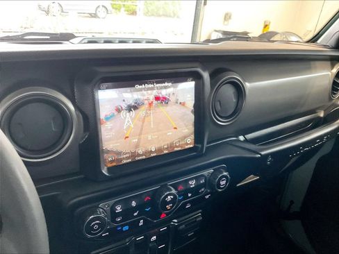 Used 2023 Jeep Wrangler Unlimited w/ Sun & Screen Package AWD/4WD image 19