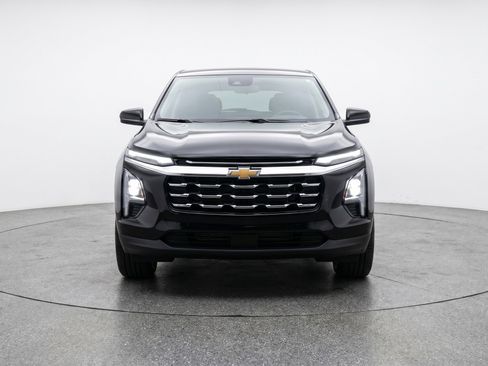 Used 2025 Chevrolet Equinox LT FWD image 2