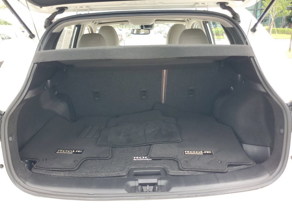Certified 2020 Nissan Rogue Sport SL w/ Premium Package FWD image 9
