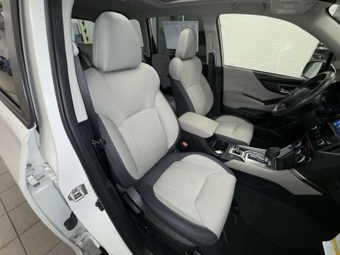 Used 2023 Subaru Forester Premium AWD/4WD image 16