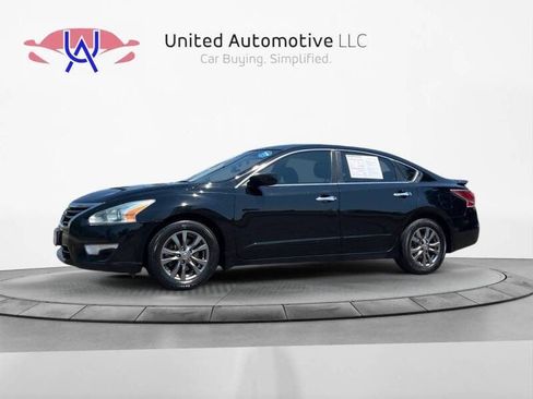 Used 2015 Nissan Altima 2.5 S w/ Sport Value Package FWD image 1