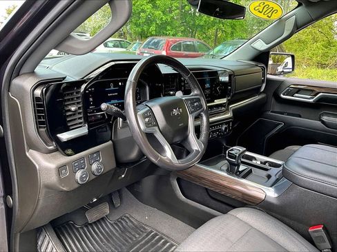 Used 2023 Chevrolet Silverado 1500 RST w/ Z71 Off-Road Package AWD/4WD image 8
