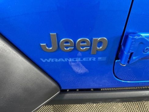 Used 2023 Jeep Wrangler Unlimited w/ Cold Weather Group AWD/4WD image 10