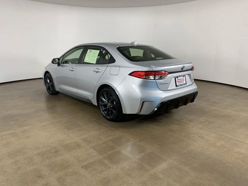 Used 2025 Toyota Corolla SE FWD image 14