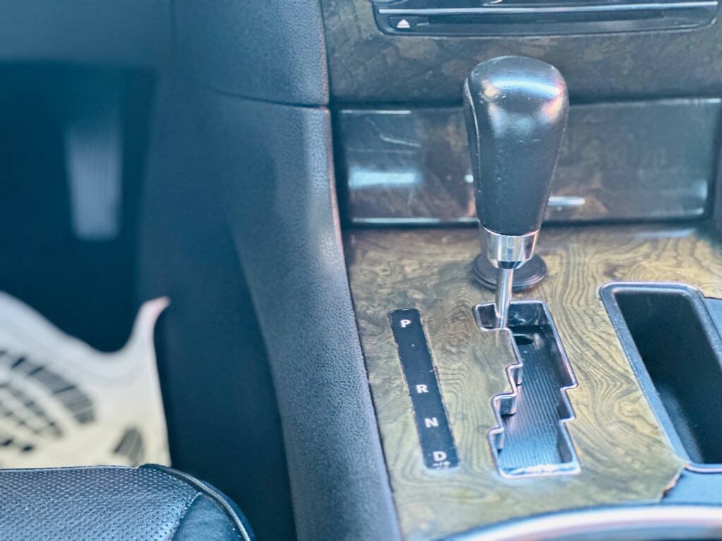 Used 2013 Chrysler 300 C RWD image 10