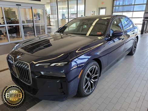 Used 2023 BMW 760i xDrive AWD/4WD image 1