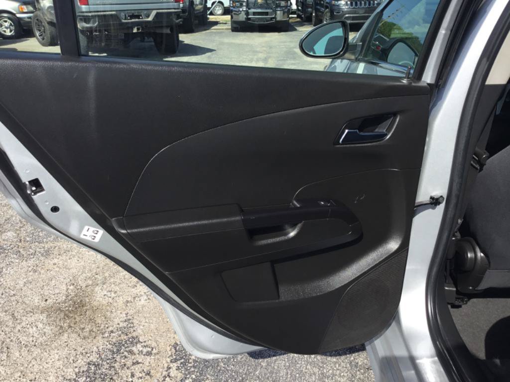 Used 2018 Chevrolet Sonic LT w/ RS Package FWD image 33