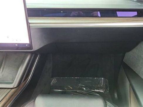 Used 2022 Tesla Model X image 35