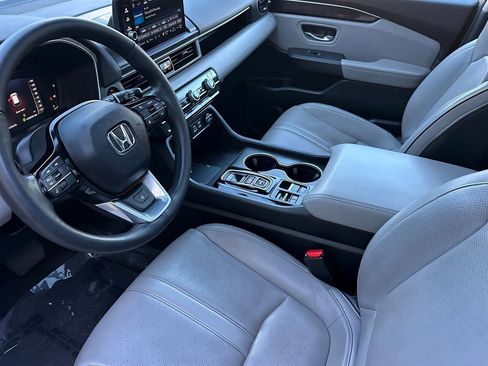 Used 2023 Honda Pilot Elite image 4
