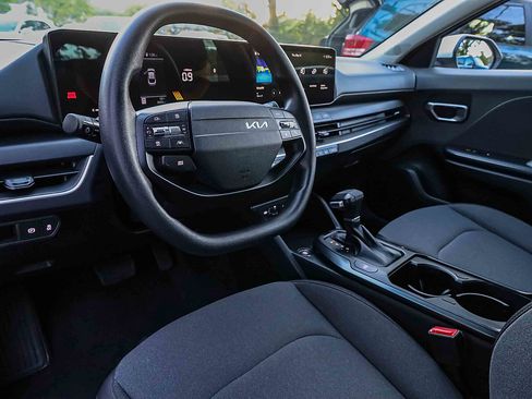 Certified 2025 Kia K4 FWD image 7