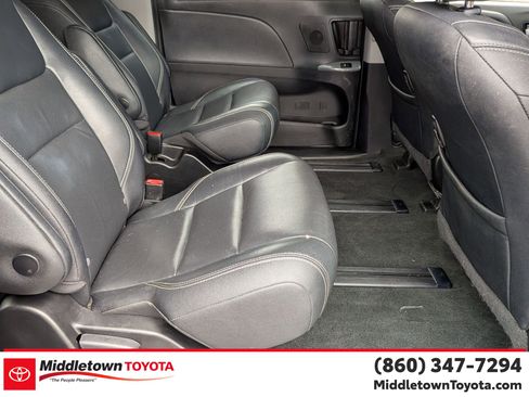 Certified 2019 Toyota Sienna SE w/ SE Preferred Package image 35