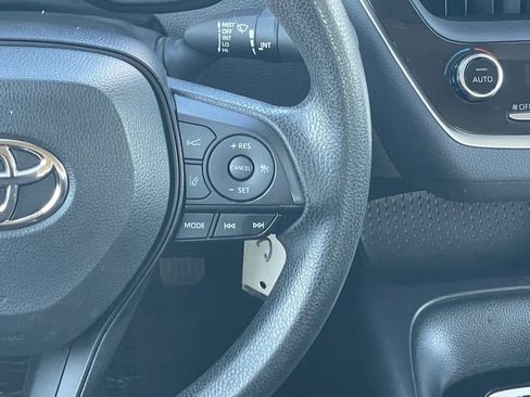 Used 2022 Toyota Corolla LE image 14