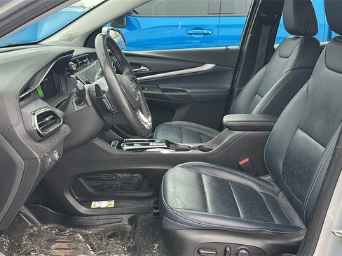 Used 2022 Chevrolet Bolt EUV LT w/ Convenience Package image 8
