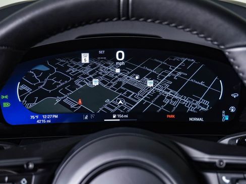 Certified 2025 Porsche Macan 4S Electric AWD/4WD image 21